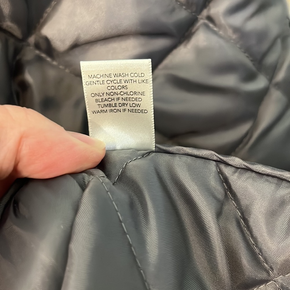 Christopher & Banks Lightweight Fully Lined Quilt… - image 7